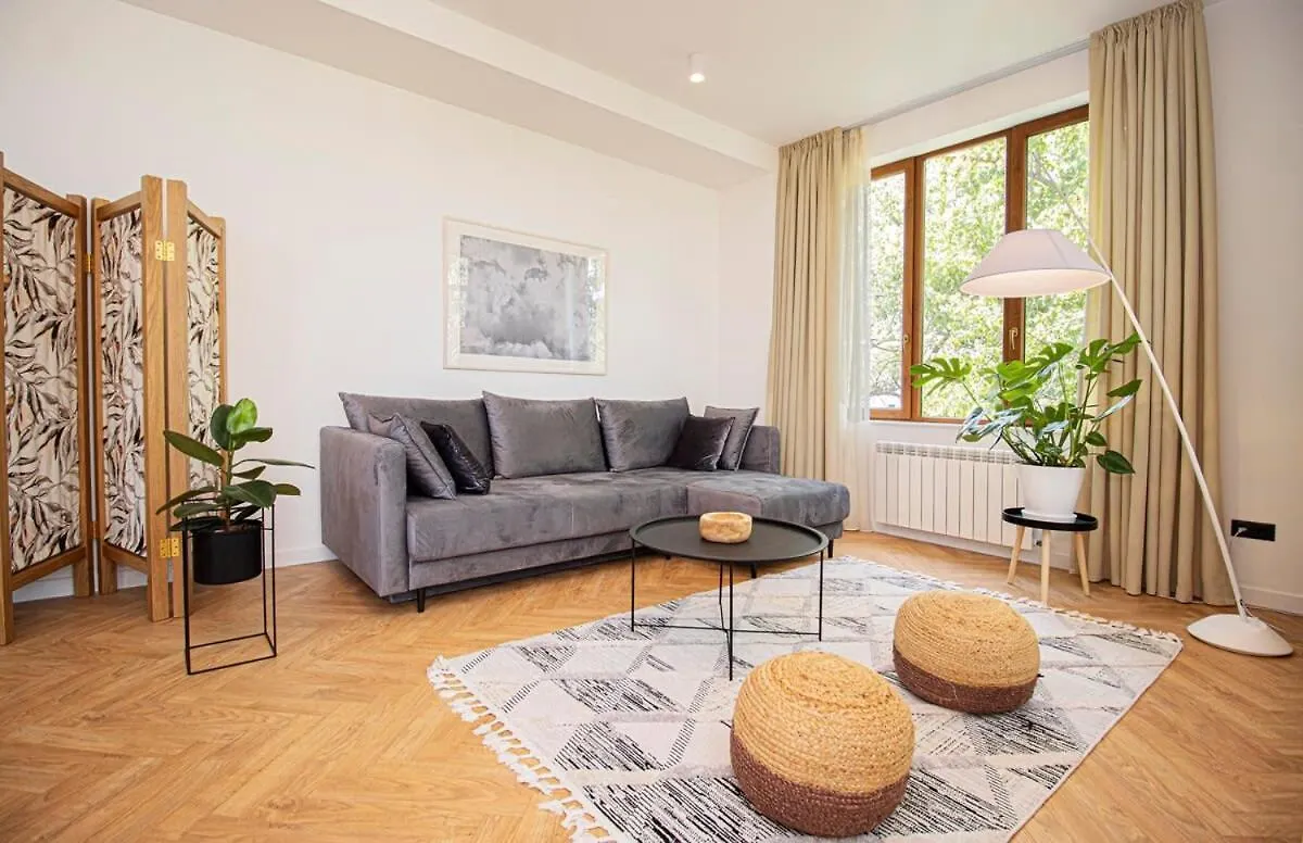 Cozy 1Br Apartment - By Wehost Tbilisi 0*,